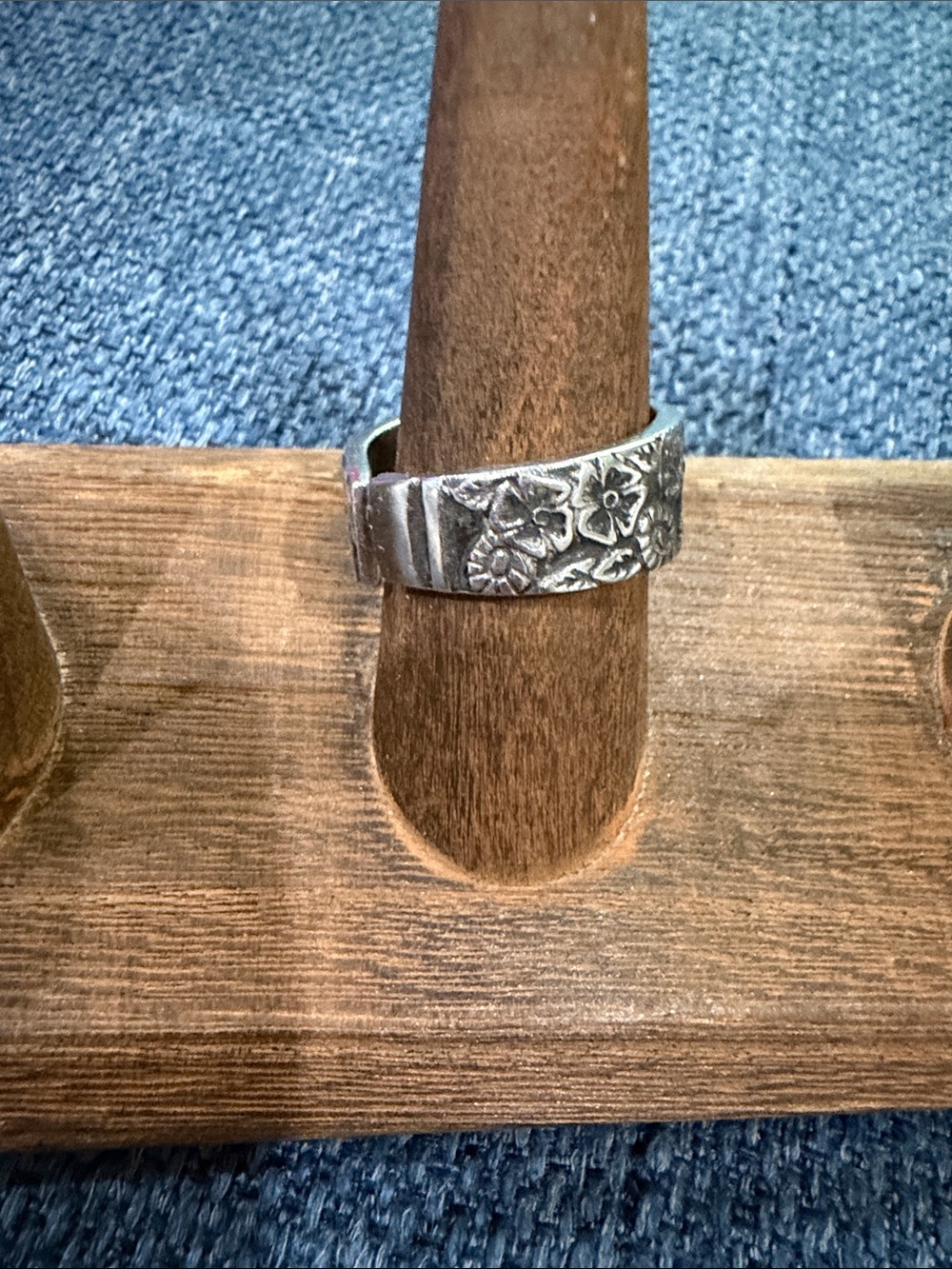 Floral Textured Silver Band Ring - Picture 2 of 5